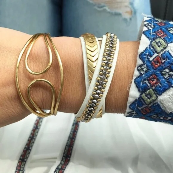 :: Stella & Dot⚜️[GOLD] Fitz Cuff Bracelet - Picture 6 of 8